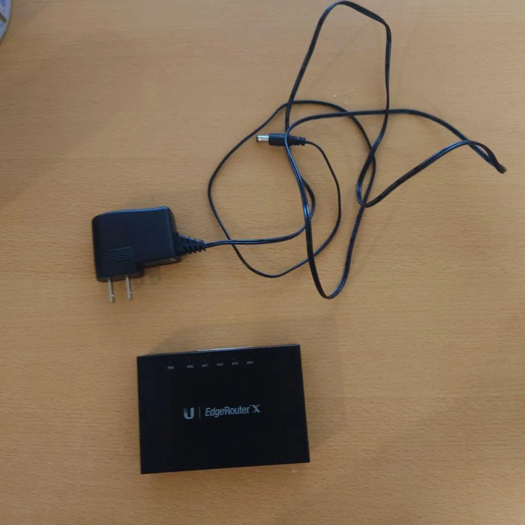 Bộ định tuyến mạng lan có dây edgerouter x er-x gigabit đã được khởi chạy và xác nhận hoạt động - Ảnh 2