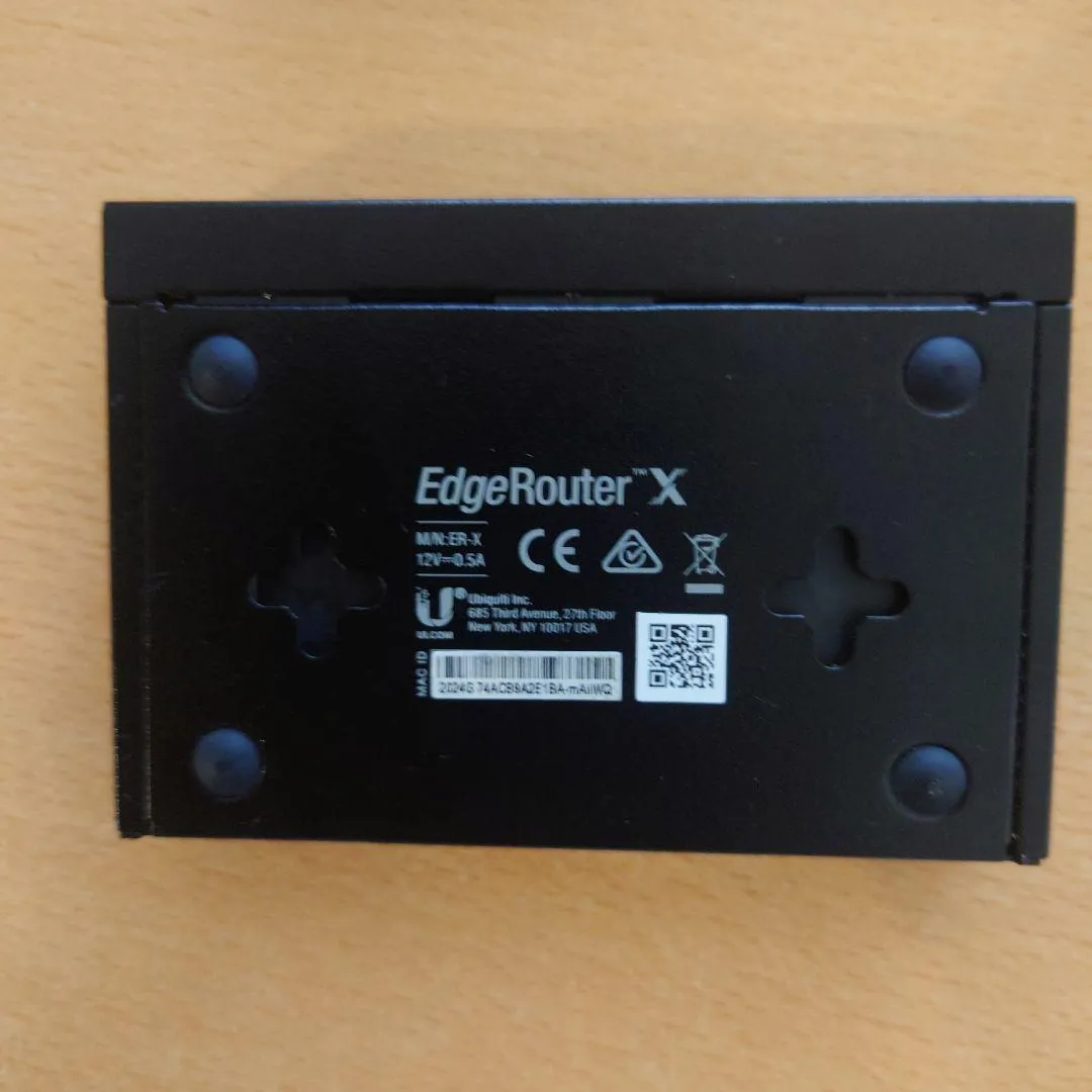 Bộ định tuyến mạng lan có dây edgerouter x er-x gigabit đã được khởi chạy và xác nhận hoạt động - Ảnh 3