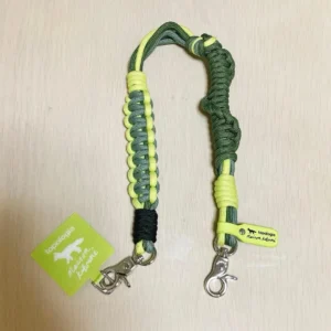 Maison kitsune ✖️ topology dây đeo paracord màu xanh lá cây có đính kèm