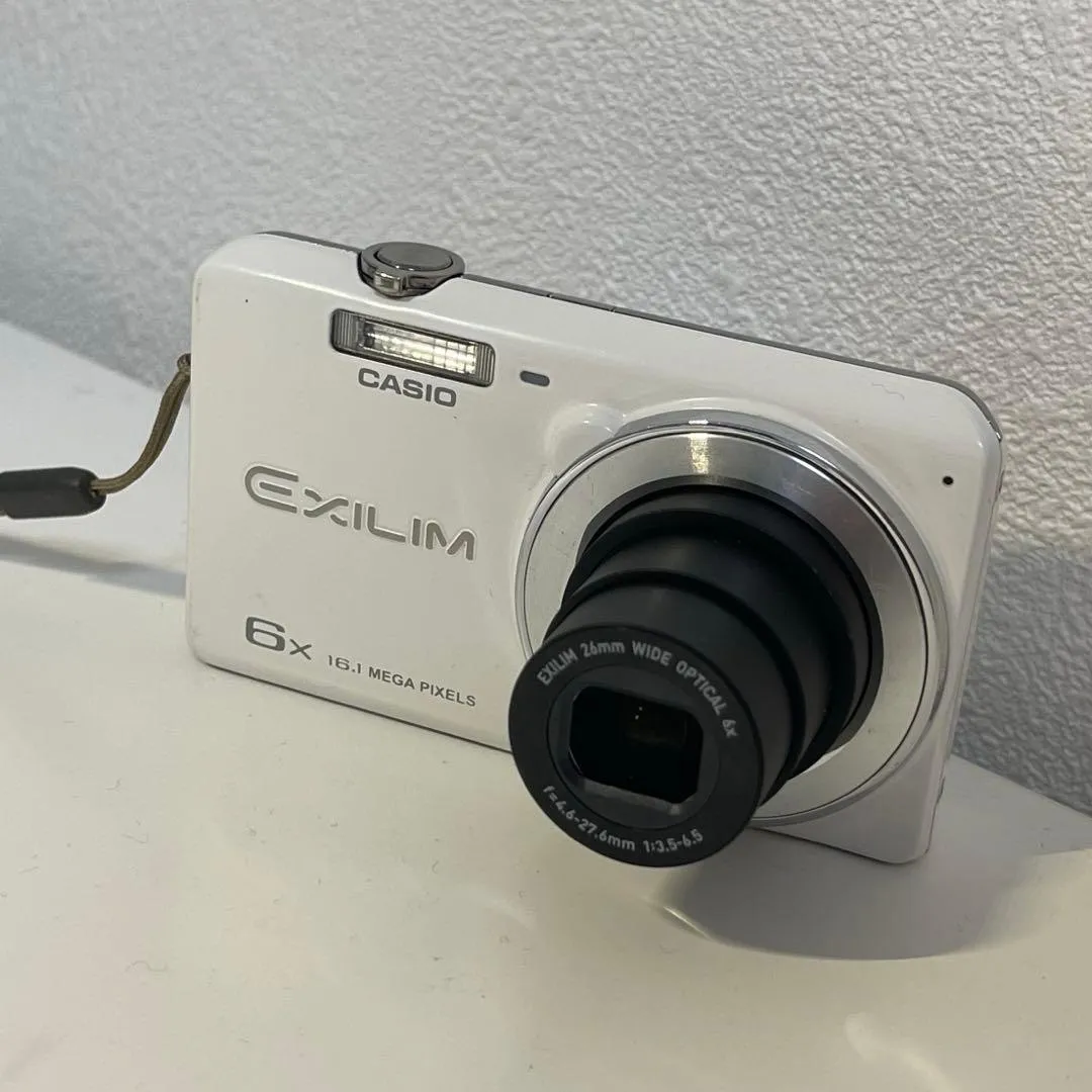 Đã xác nhận hoạt động của máy ảnh kỹ thuật số casio exilim màu trắng
