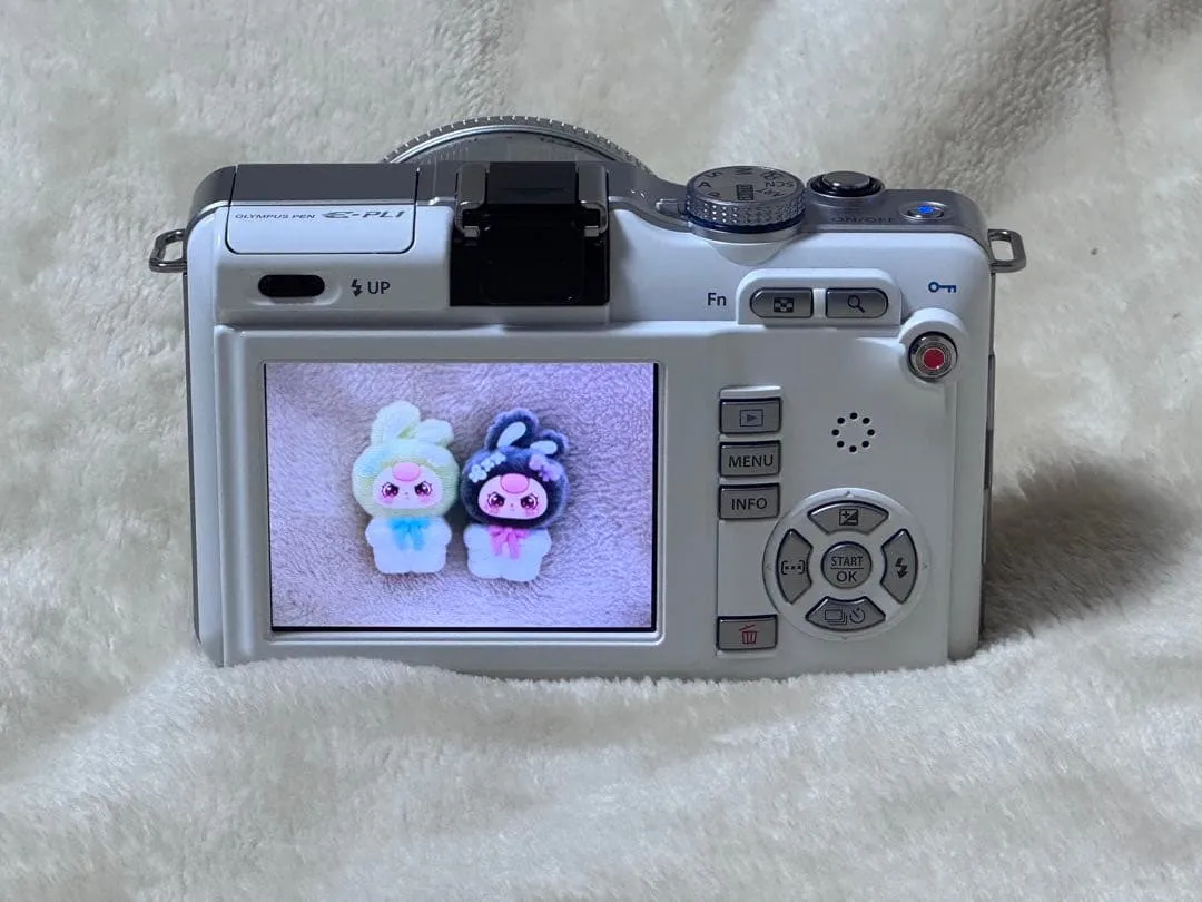 Máy ảnh phản chiếu ống kính đơn không gương lật olympus pen e-pl1s - Ảnh 7
