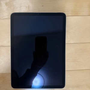 Ipad air thế hệ thứ 4 wi-fi 64gb màu đen được khởi tạo và xác nhận hoạt động