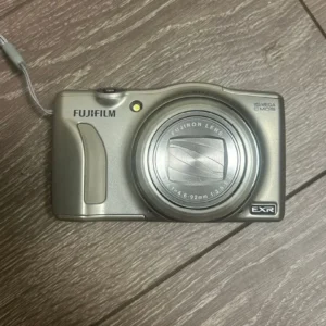 Fujifilm finepix f770exr trắng