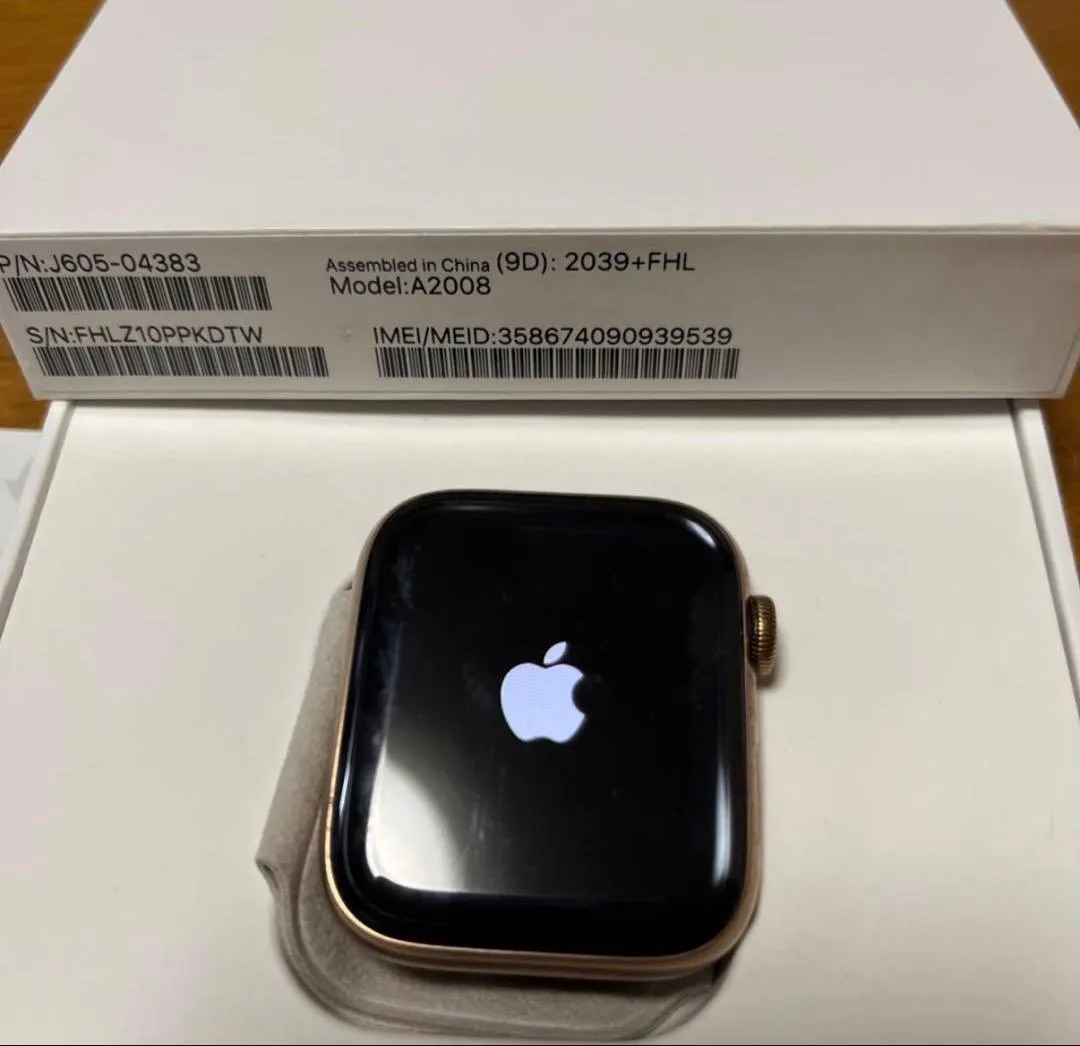 Apple watch series 4 44mm vàng