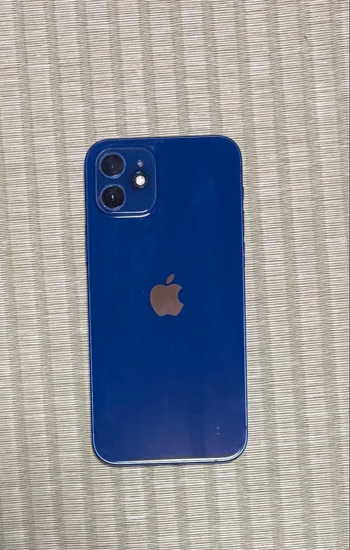 Thân iphone 12 màu xanh