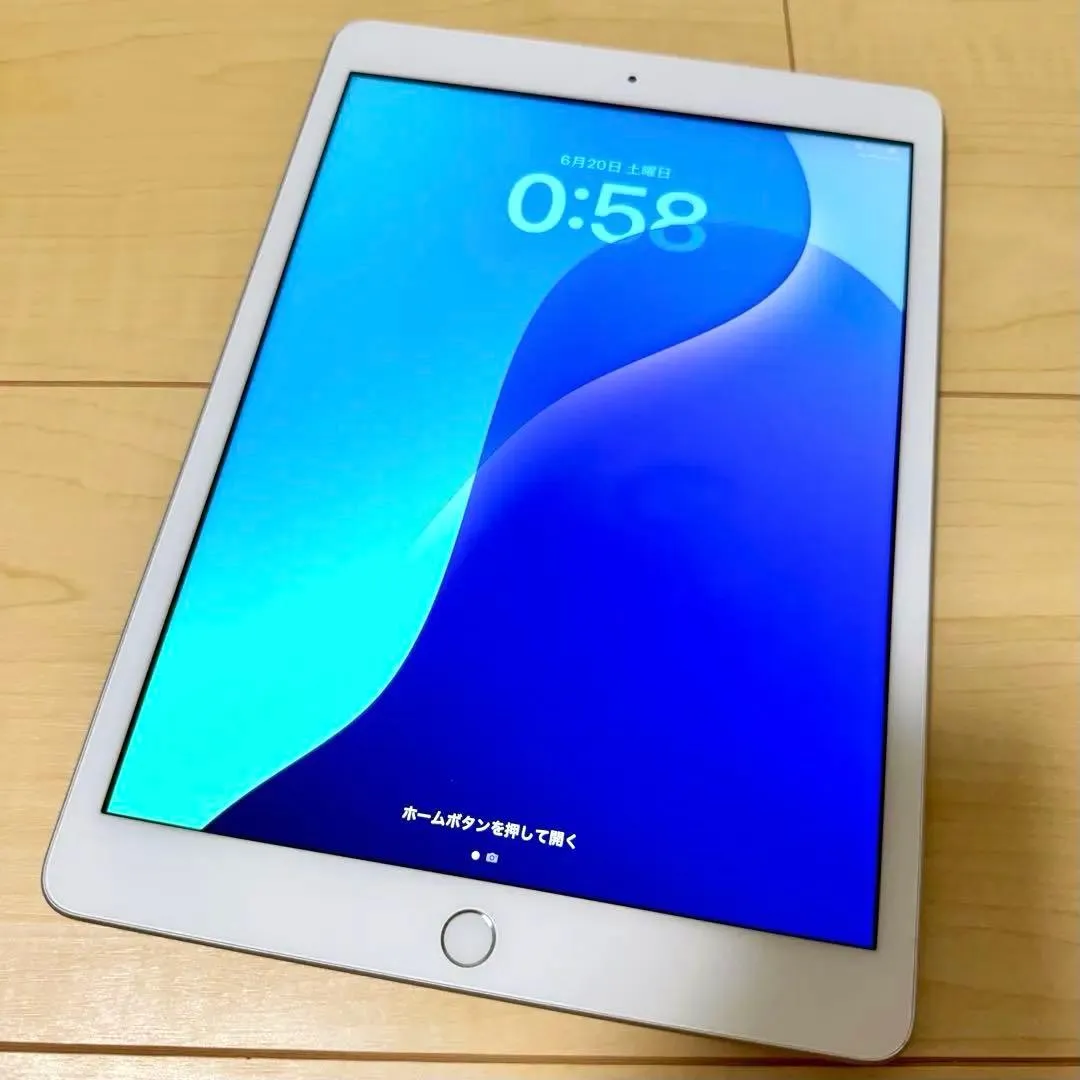 Ipad wi-fi thế hệ thứ 7 bạc