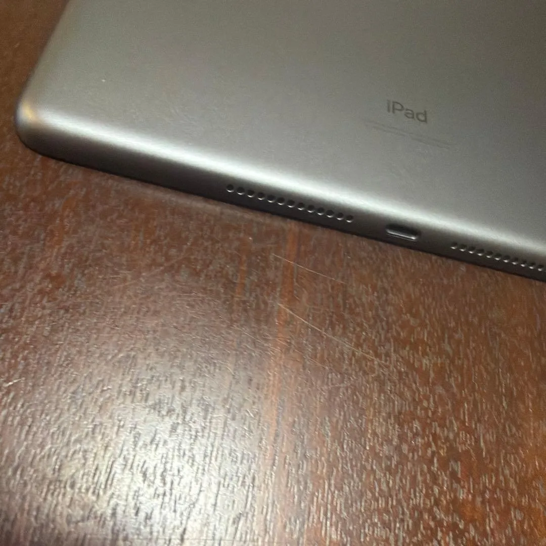 Apple ipad thế hệ thứ 9 10,2 inch không gian thân máy màu xám - Ảnh 4