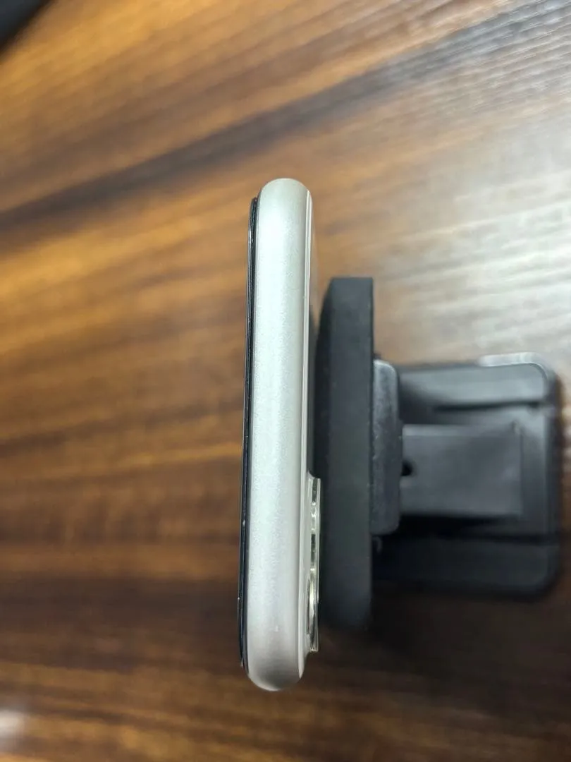 Iphone 11 thân trắng 128gb rác