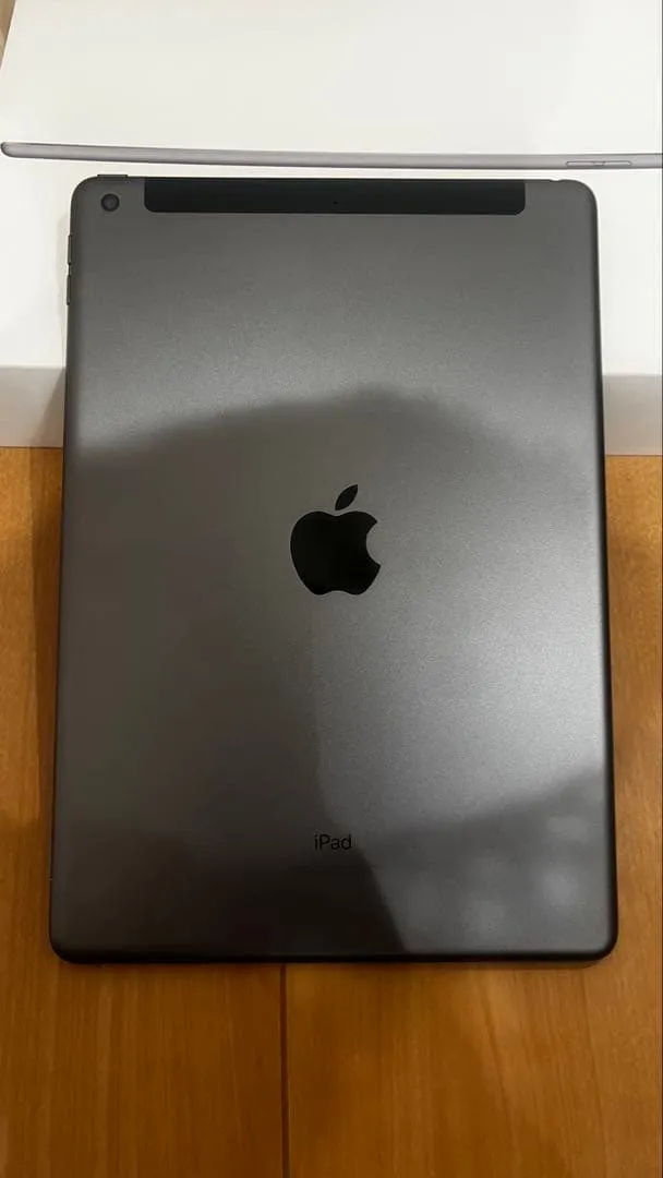 Ipad (thế hệ thứ 8) 32gb gần như chưa sử dụng, gần như mới