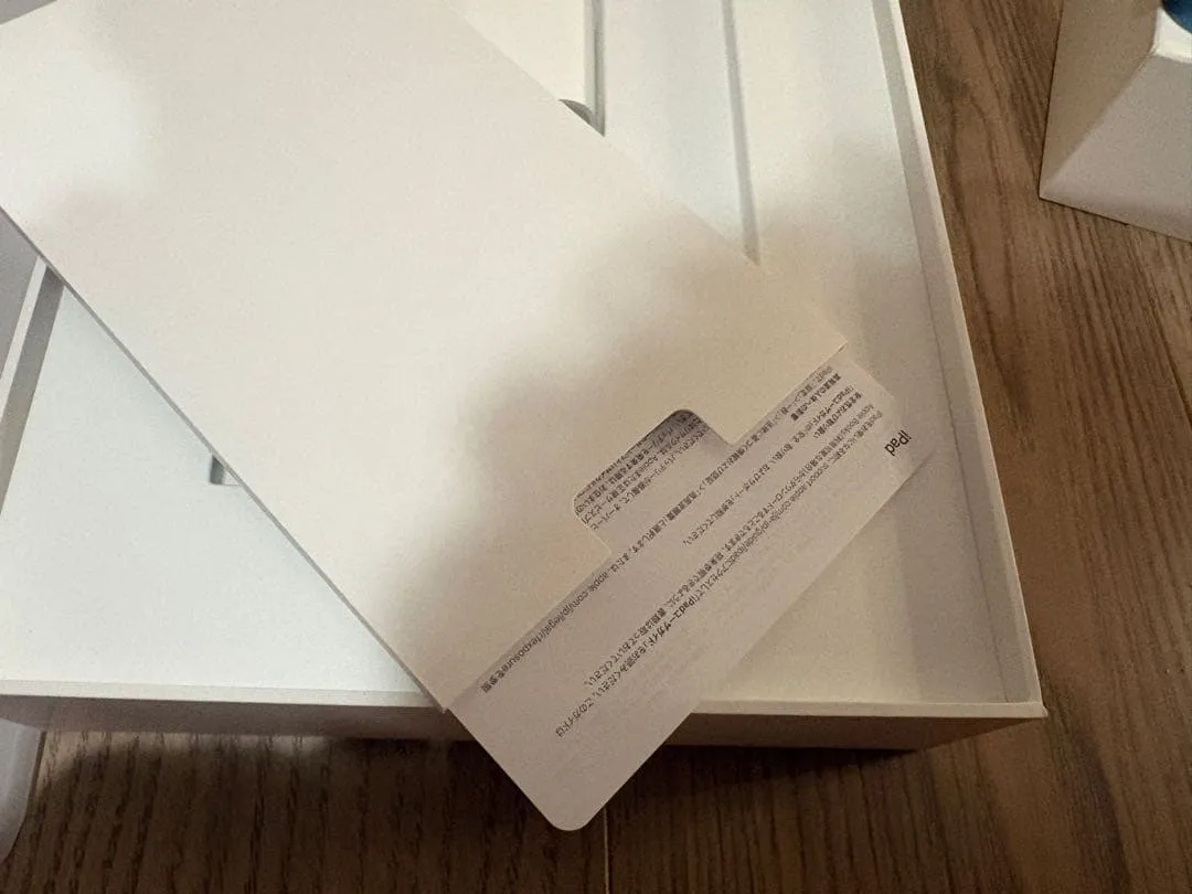 Thân máy apple ipad thế hệ thứ 10 bị đổi màu. - Ảnh 10