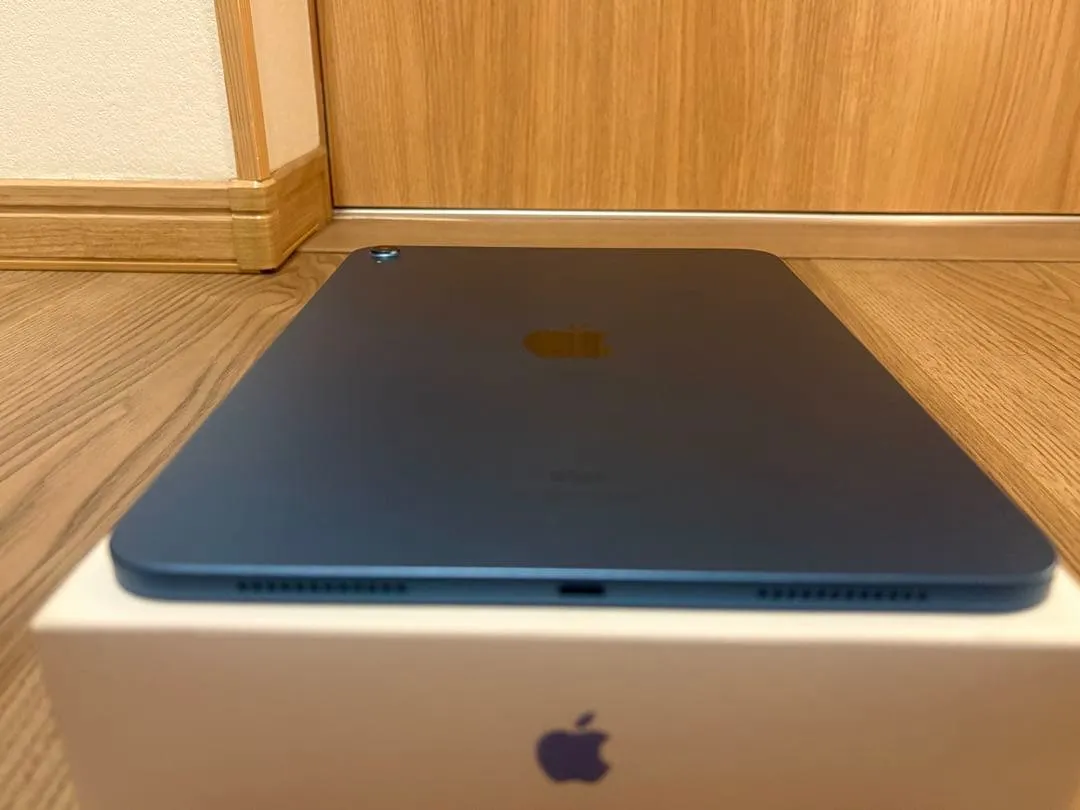 Thân máy apple ipad thế hệ thứ 10 bị đổi màu. - Ảnh 5