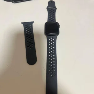 Apple watch nike thân màu đen