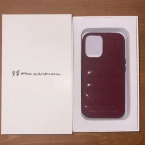 Ốp lưng iphone 16 màu đỏ tía tinh tế đô thị