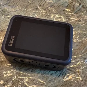 [tình trạng tốt] bộ pin gopro hero10 chân máy có vỏ silicon - Ảnh 2