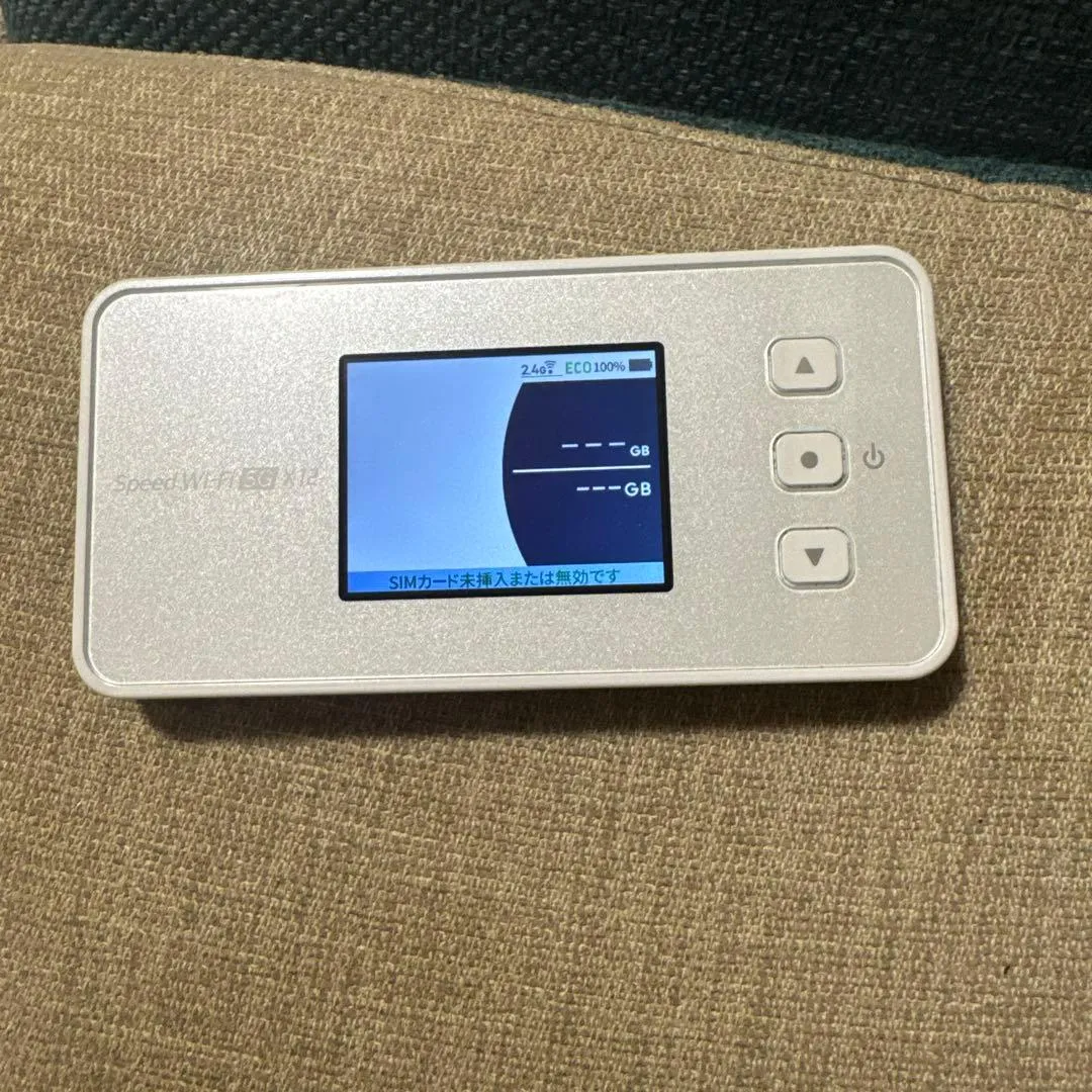 Bộ định tuyến di động miễn phí wi-fi 5g x12 sim trắng au model