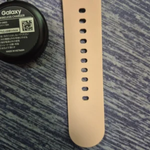 Thân máy galaxy watch4 40mm màu hồng kèm sạc - Ảnh 2