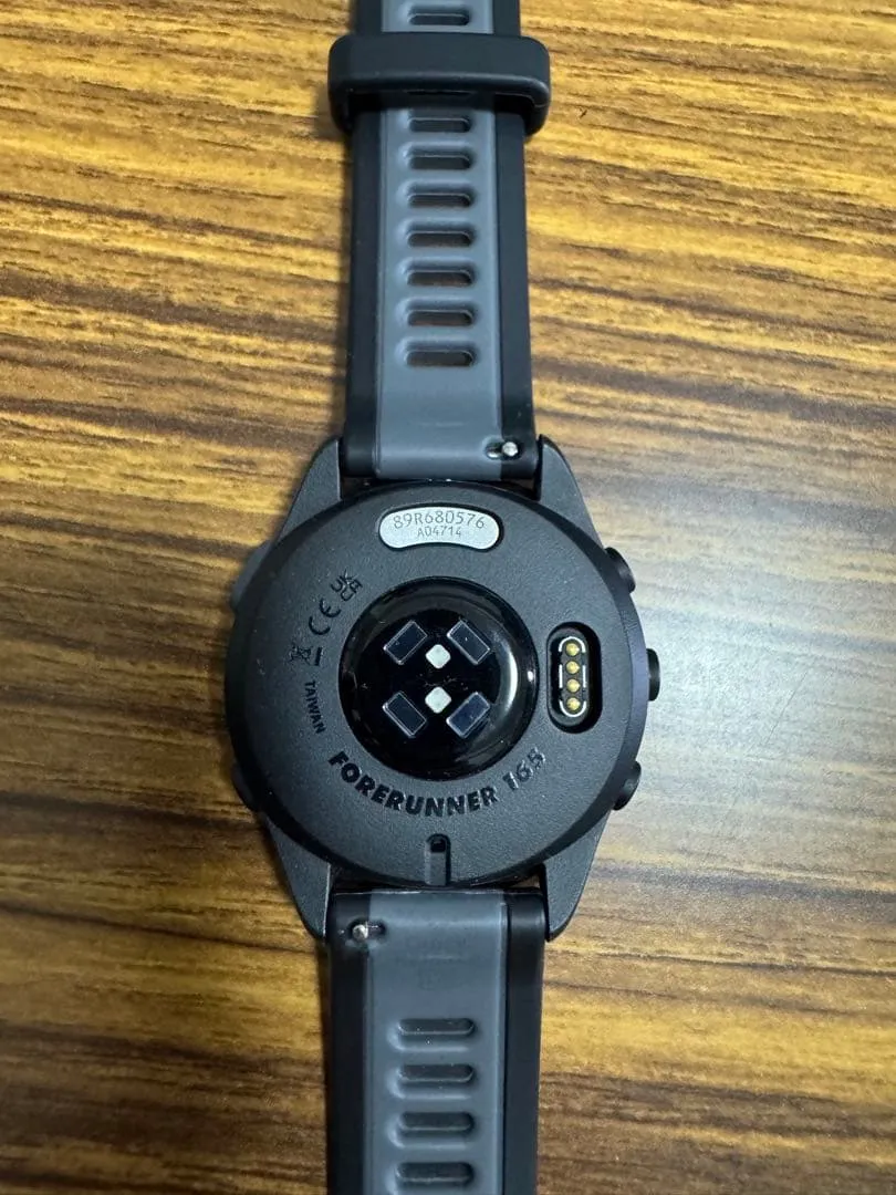 Thân máy garmin forerunner 165 trong tình trạng tốt có tặng kèm (đai chính hãng)