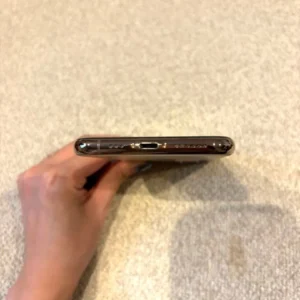 Apple iphone 11 pro thân vàng - Ảnh 3