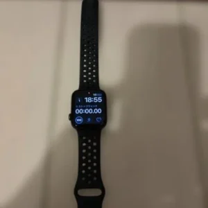Apple watch se thế hệ 1 gps nhôm 44mm hoạt động được khoảng 16 giờ
